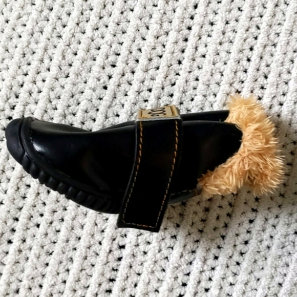 NWOT Ugg Inspired Fashion Waterproof Dog Booties - Picture 4 of 6